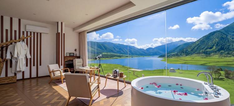 冶勒湖漫途山居民宿图片