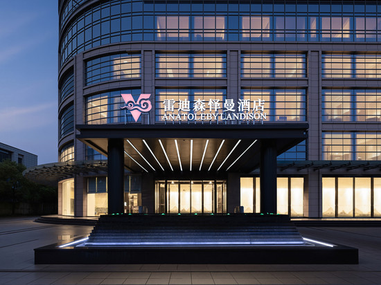 台州雷迪森怿曼酒店(葭沚老街海洋世界店)