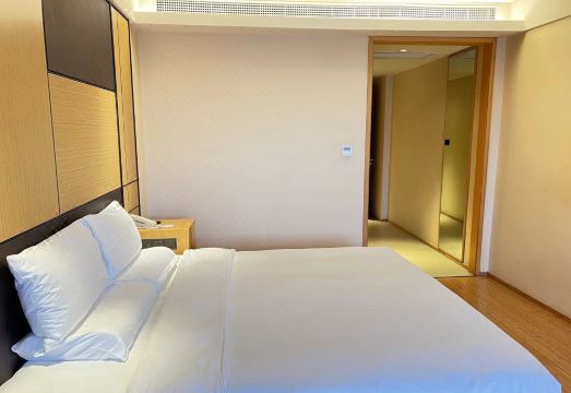 JI Hotel (Shanghai Xujiahui Tianyaoqiao Road)Hotel Overview