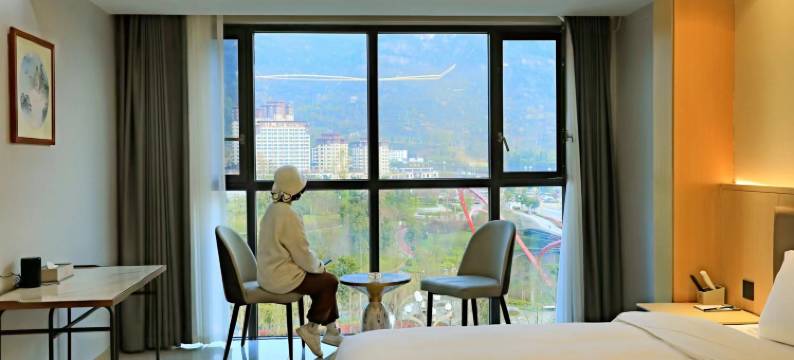 百里杜鹃锦泰假日酒店图片