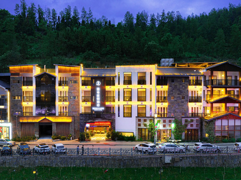 曼缘度假酒店(张家界国家森林公园标志门店)