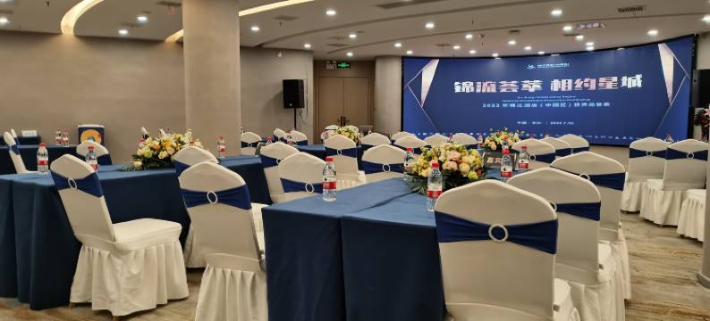 白玉兰酒店(长沙省政府桂花坪地铁站店)图片