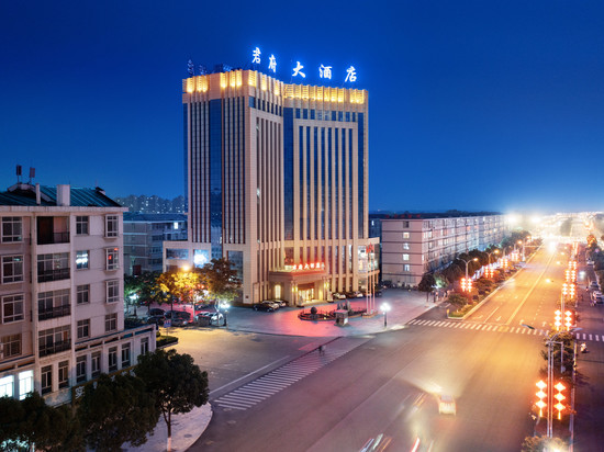 罗山君府大酒店