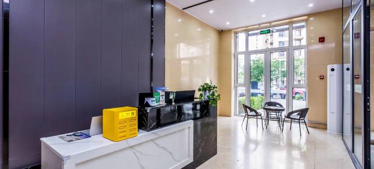 云汐电影酒店(承德南站大学城店)图片