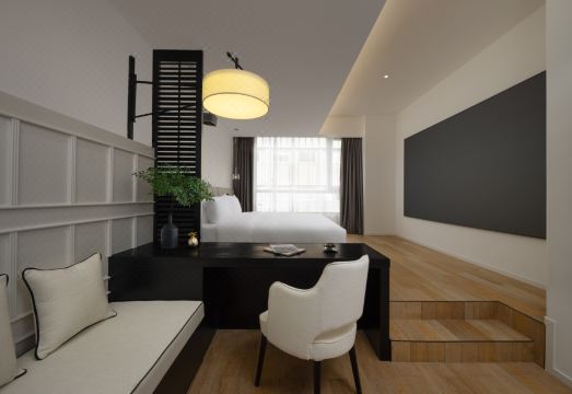 Ananas Camelia Hotel (Kunming Old Street Dongfeng Square) Hotel Overview