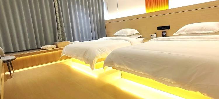 师宗俊峰智慧影视酒店图片