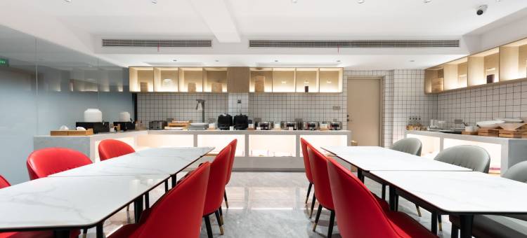 柏曼酒店(长沙万家丽中路火炬村地铁站店)图片