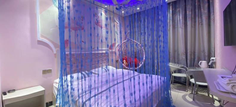 曲靖36度8主题酒店图片