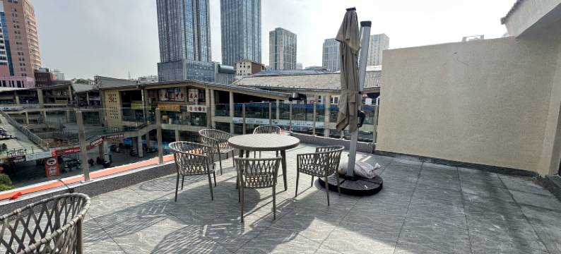 骏烨酒店(韩乐坊夜市威海站店)图片