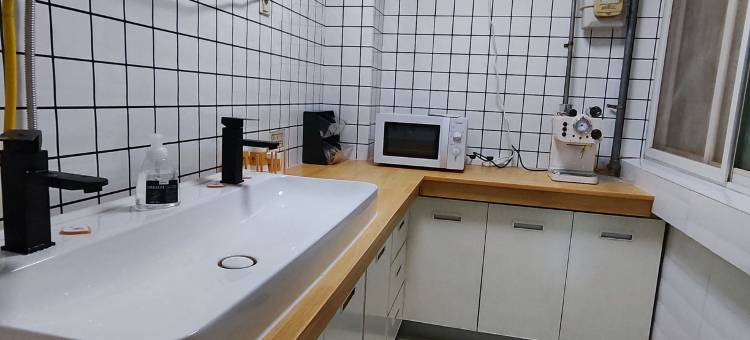凌晨两点半·青年驿站(航天城地铁店)图片