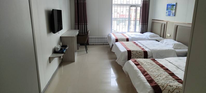 新巴尔虎左旗华逸度假宾馆图片