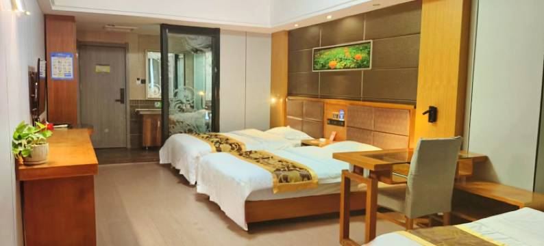 哈巴河厚德大酒店图片