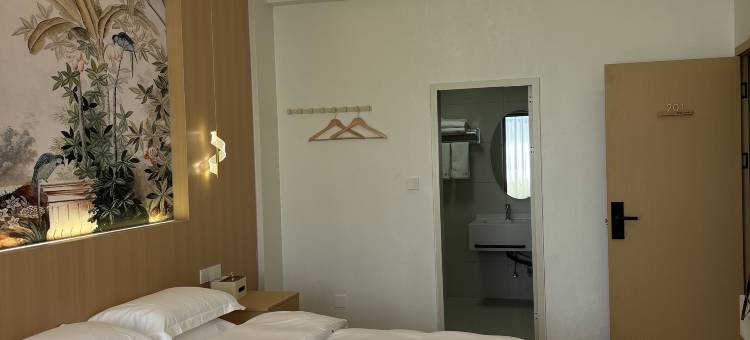 梁河予腾飞民宿图片