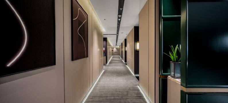领航PILOT家居酒店(重庆解放碑洪崖洞店)图片
