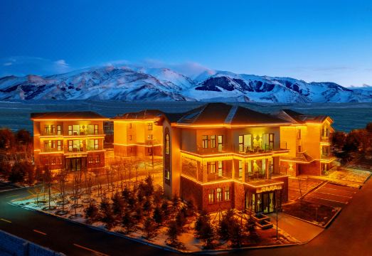 赛里木湖望山一号院子（赛里木湖景区店）外景图