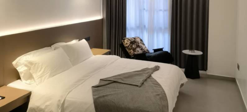 花屿里民宿(万星城市广场店)图片