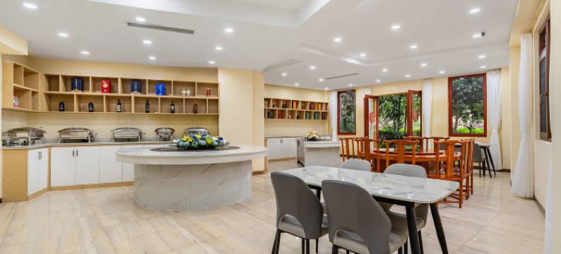 安夷郡·艺术度假美宿(镇远古城新大桥店)图片