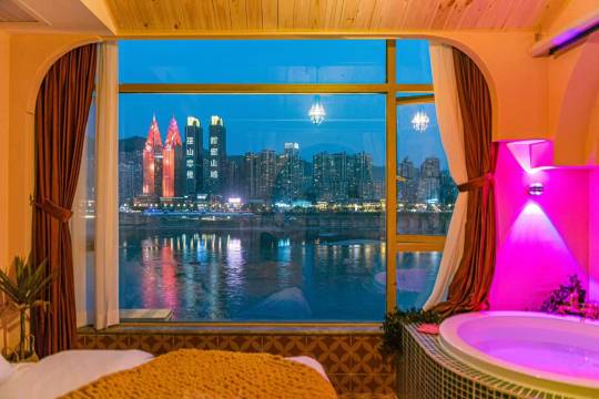 春风暮雨 | 高空江景 ·view影院酒店(企业天地化龙桥地铁站店)图片