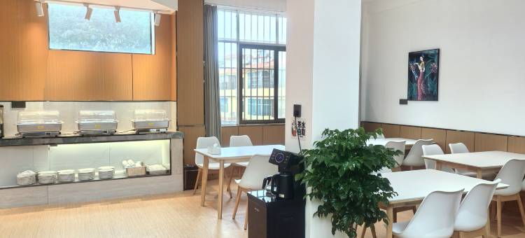 嘉隆国际酒店(孟定镇中缅街店)图片