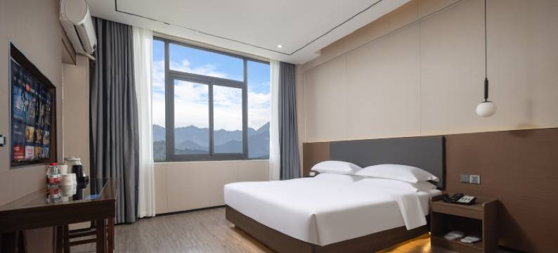 柒月酒店(保亭七仙广场店)图片