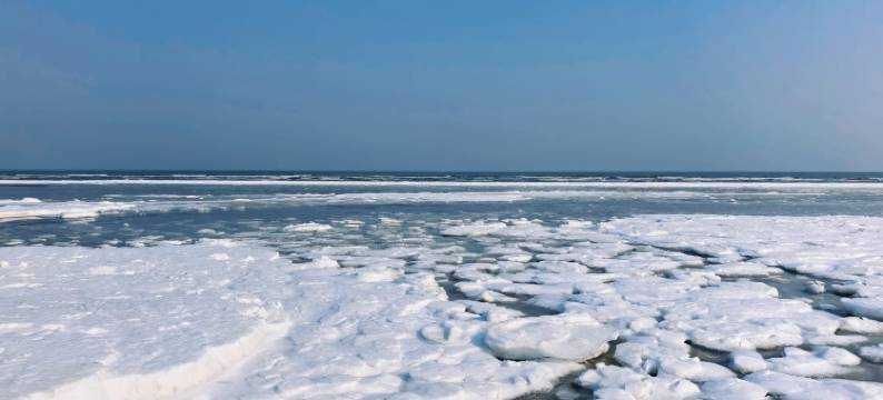亿腾海景日出酒店(北戴河鸽子窝碧螺塔店)图片