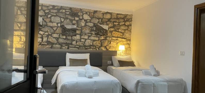 在祖父家的特吉希(Te Gjyshi (at Grandfather))图片