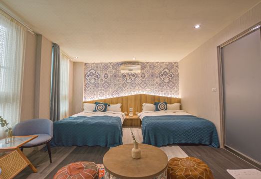 艾玹尔温泉商旅外景图