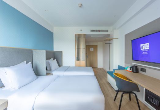 Holiday Inn Express SHANGHAI PUDONG AIRPORT by IHGHotel Overview