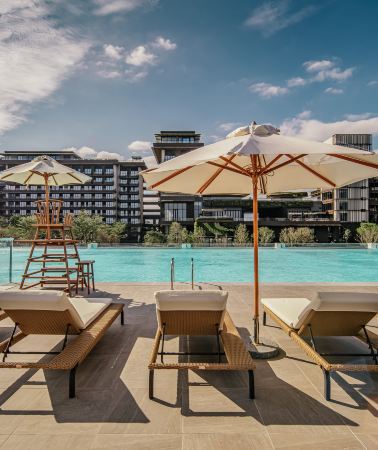 5D4N • Answer the call of Christmas on a tropical isle · Luxury Sanya – Autumn & Winter : 4 Nights at Branded 5-Star Hotels , 3-Day Private Car Charter , Choose from Hot Attractions