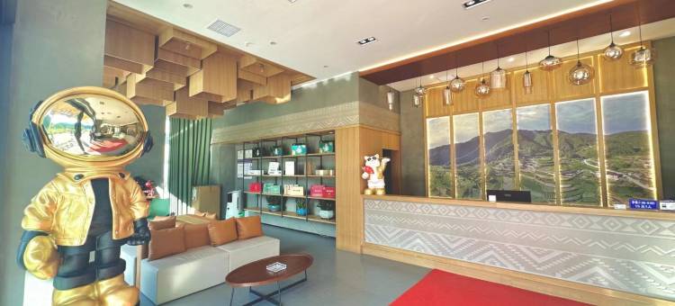五峰县湾潭镇畔山酒店图片