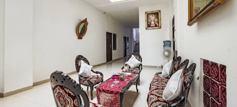 OYO 90595费雷萨科斯特伊斯兰酒店(OYO 90595 Ferezsa Kost Syariah)图片