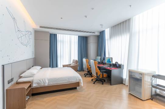 网鱼电竞酒店(红谷滩万达绿地双子塔店)