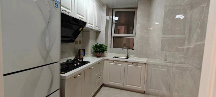 阿龙的家庭影音民宿(体育场地铁站店)图片