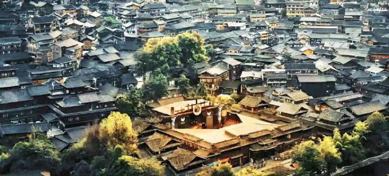 陌上花开·VG天空之境全景美宿(西江千户苗寨观景台店)图片