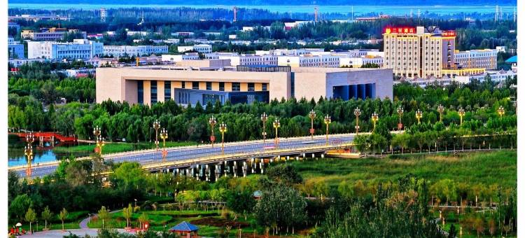 阿拉尔晶华主题酒店(上海风情街市政府店)图片