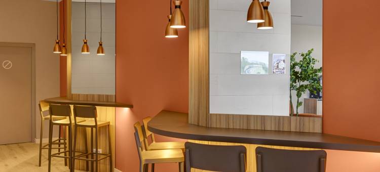 加泰罗尼亚拉斯卡纳斯酒店(B&B HOTEL Logroño Las Cañas)图片