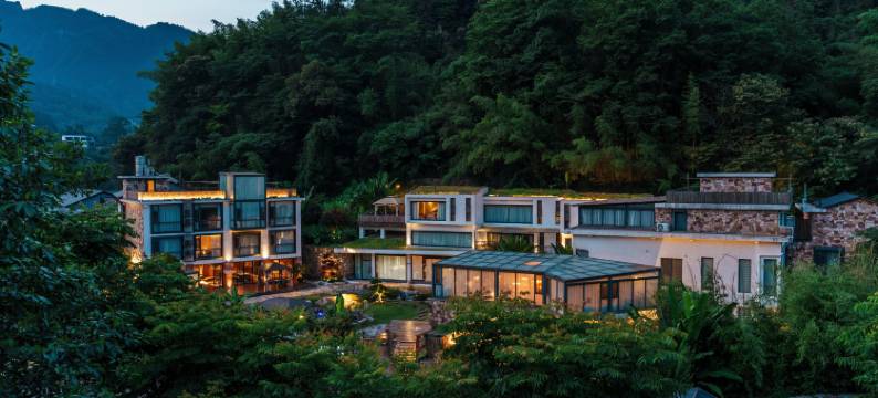 岩语间艺术民宿(张家界国家森林公园店)图片