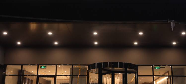 白玉兰酒店(喀什古城民族特色商业街东湖公园店)图片