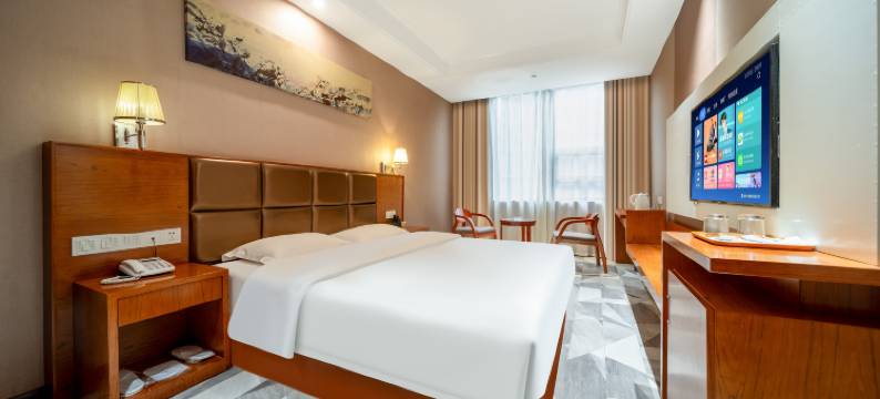 贵旅花园酒店(黔灵山公园黔春路地铁站店)图片