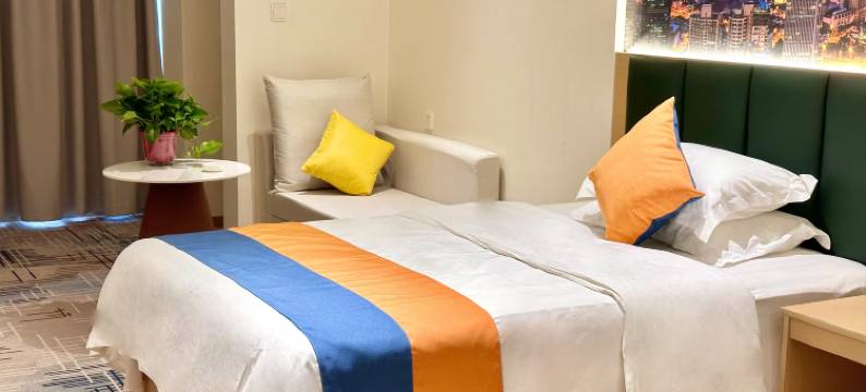 华南酒店(高陵鹿苑大道地铁站店)图片