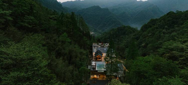 青城山栗下安隐.森林私汤民宿图片
