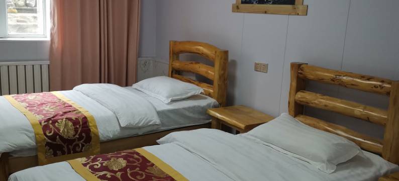 喀纳斯鸿瑞山庄(贾登峪店)图片