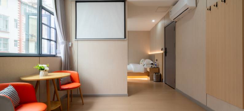 君怡酒店(昆明火车站双桥夜市风情店)图片