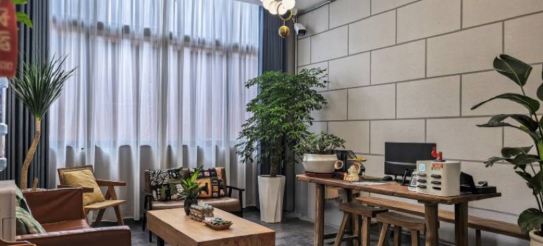 西江望山喜苑民宿(千户苗寨西门游客服务中心店)图片