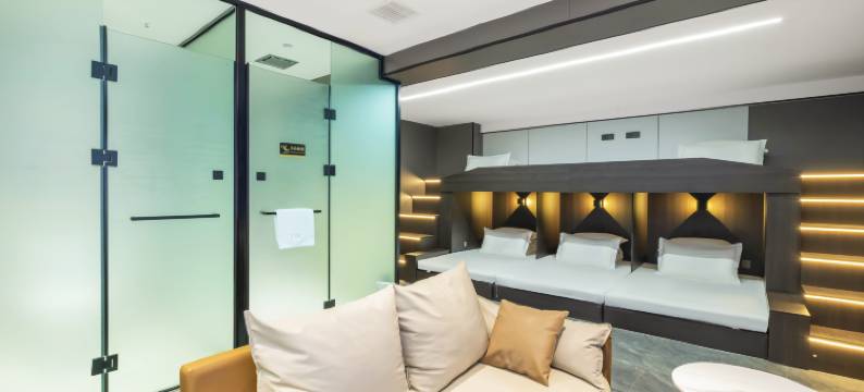 致雅电竞电影商务酒店(石家庄火车站河北师范大学店)图片