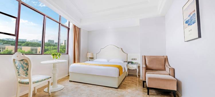 竹溪168假日酒店(武陵不夜城竹溪广场公园店)图片