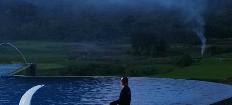 阳朔发呆悬空温泉轻奢极景酒店(十里画廊遇龙河店)图片