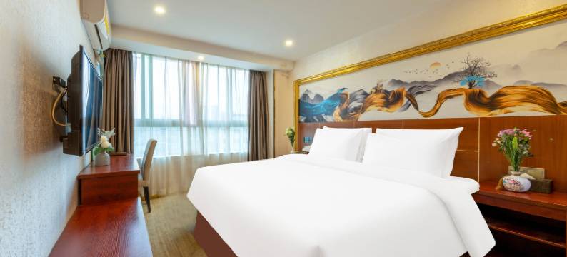 深圳城邦精品公寓(观澜湖新城松元厦地铁站店)图片