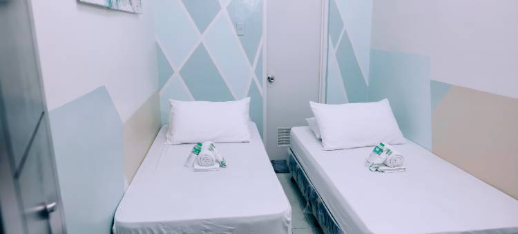 RedDoorz near Mariners Legazpi图片