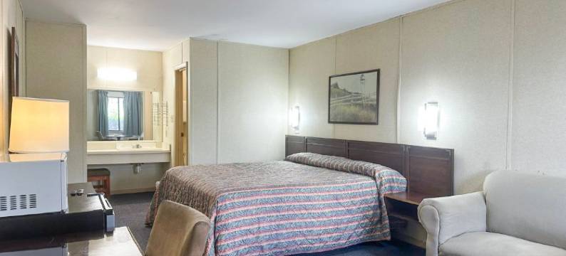 路易斯维尔旅馆 由 Oyo 路易斯维尔市机场(Louisville Inn By Oyo Louisville Municipal Airport)图片